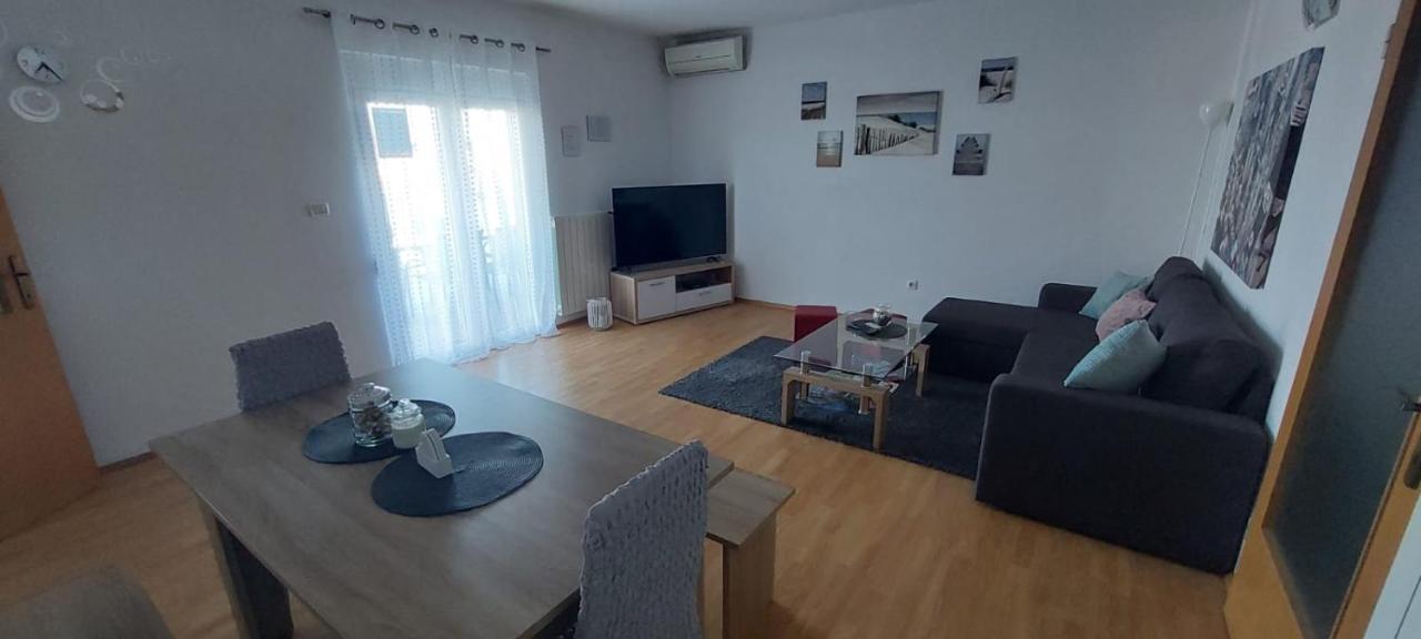 Apartment M&M With Private Pool Kučine Extérieur photo