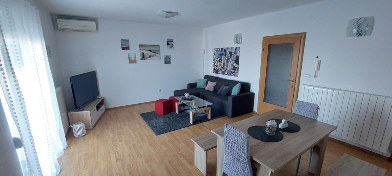 Apartment M&M With Private Pool Kučine Extérieur photo