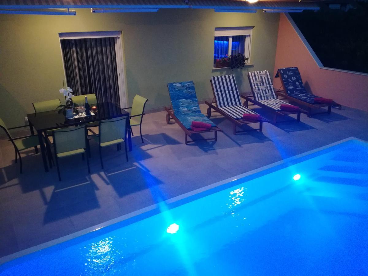 Apartment M&M With Private Pool Kučine Extérieur photo